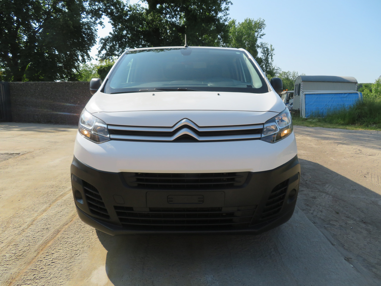CITROËN Jumpy XL 2.0 HDi - Kis furgon: 2 kép. CITROËN Jumpy XL 2.0 HDi - Kis furgon: 2 kép.