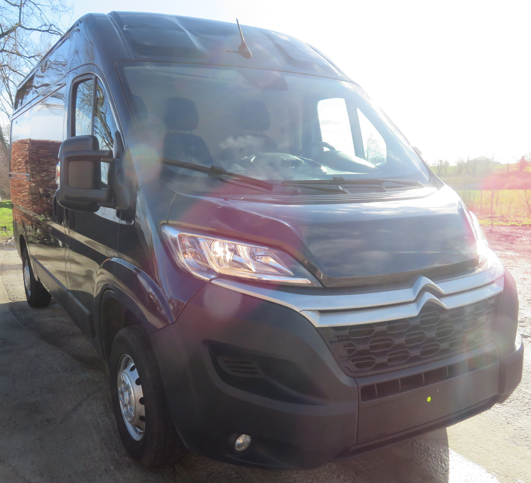 Citroën Jumpy 2.2 blueHDI L2H2 - Kis furgon: 1 kép. Citroën Jumpy 2.2 blueHDI L2H2 - Kis furgon: 1 kép.