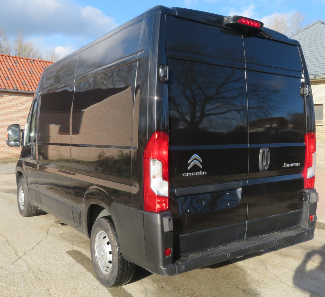 Citroën Jumpy 2.2 blueHDI L2H2 - Kis furgon: 4 kép. Citroën Jumpy 2.2 blueHDI L2H2 - Kis furgon: 4 kép.