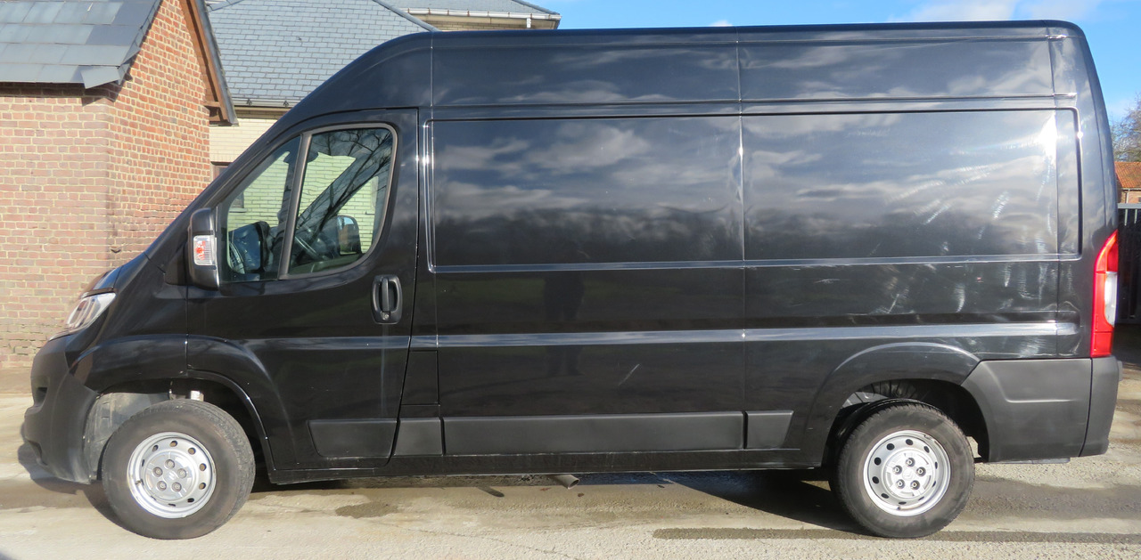 Citroën Jumpy 2.2 blueHDI L2H2 - Kis furgon: 3 kép. Citroën Jumpy 2.2 blueHDI L2H2 - Kis furgon: 3 kép.