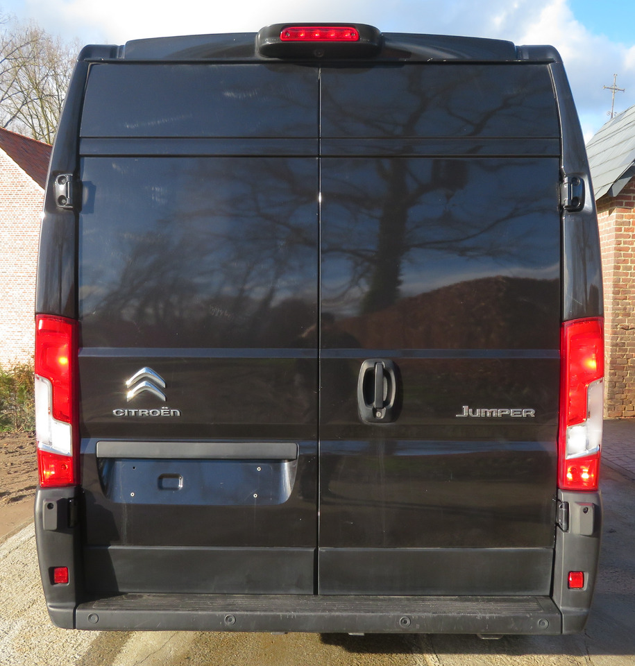 Citroën Jumpy 2.2 blueHDI L2H2 - Kis furgon: 5 kép. Citroën Jumpy 2.2 blueHDI L2H2 - Kis furgon: 5 kép.