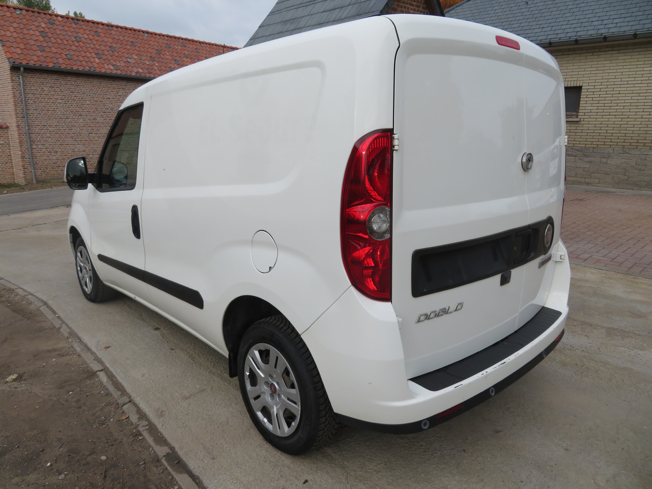 Fiat Doblo Cargo 1.6 Multijet - Kis furgon: 5 kép. Fiat Doblo Cargo 1.6 Multijet - Kis furgon: 5 kép.