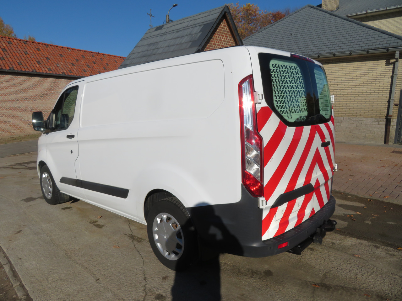 Ford Transit Custom 2.0tdci - Kis furgon: 5 kép. Ford Transit Custom 2.0tdci - Kis furgon: 5 kép.