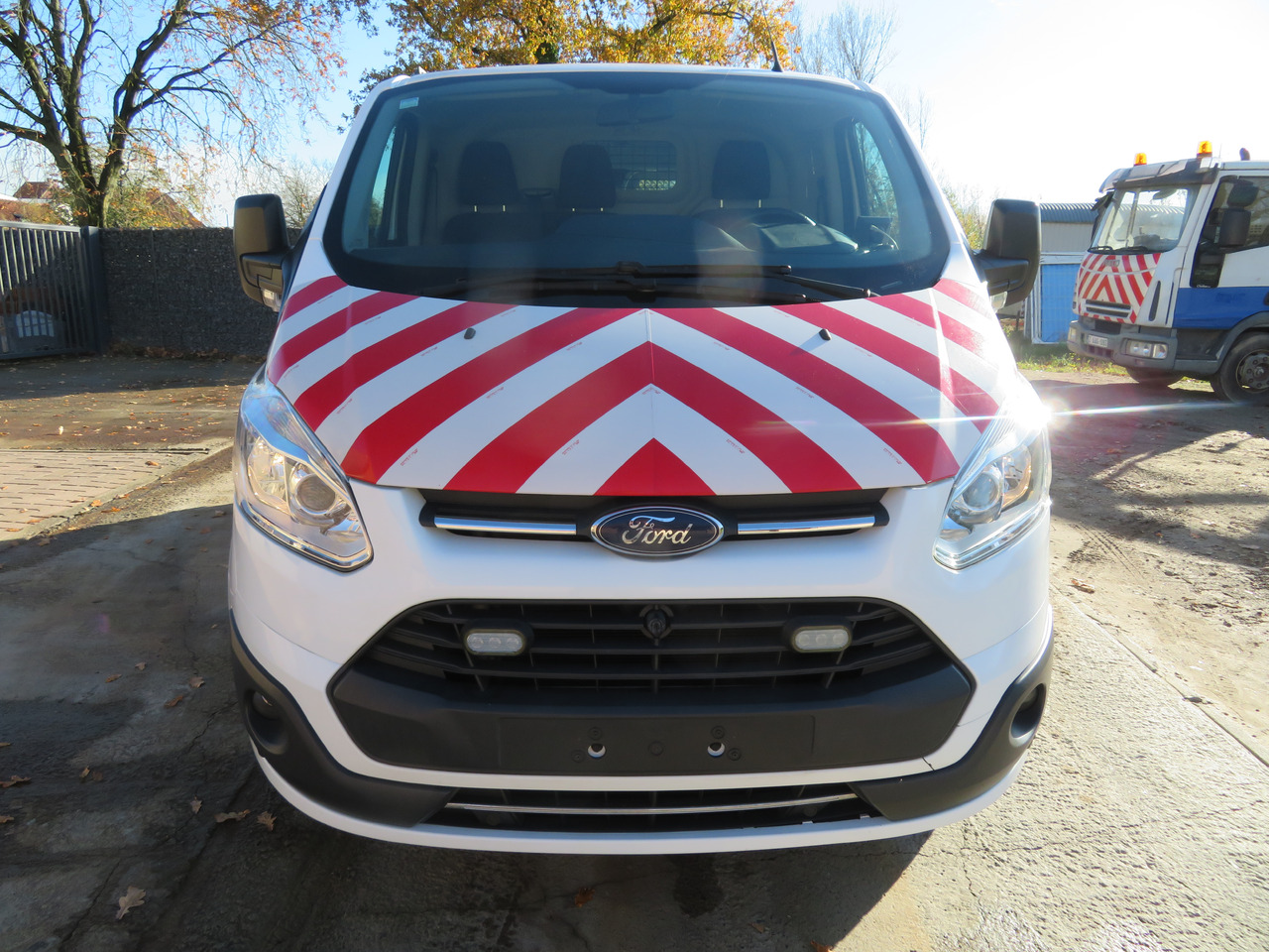 Ford Transit Custom 2.0tdci - Kis furgon: 2 kép. Ford Transit Custom 2.0tdci - Kis furgon: 2 kép.