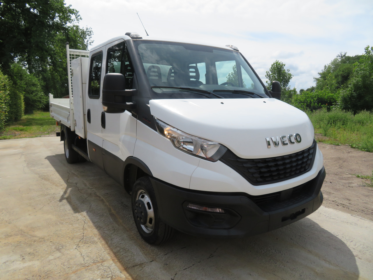 IVECO Daily 35C16 3.0 Dubbel cabine - Billenőplatós kisteherautó, Duplakabinos kisteherautó: 1 kép. IVECO Daily 35C16 3.0 Dubbel cabine - Billenőplatós kisteherautó, Duplakabinos kisteherautó: 1 kép.