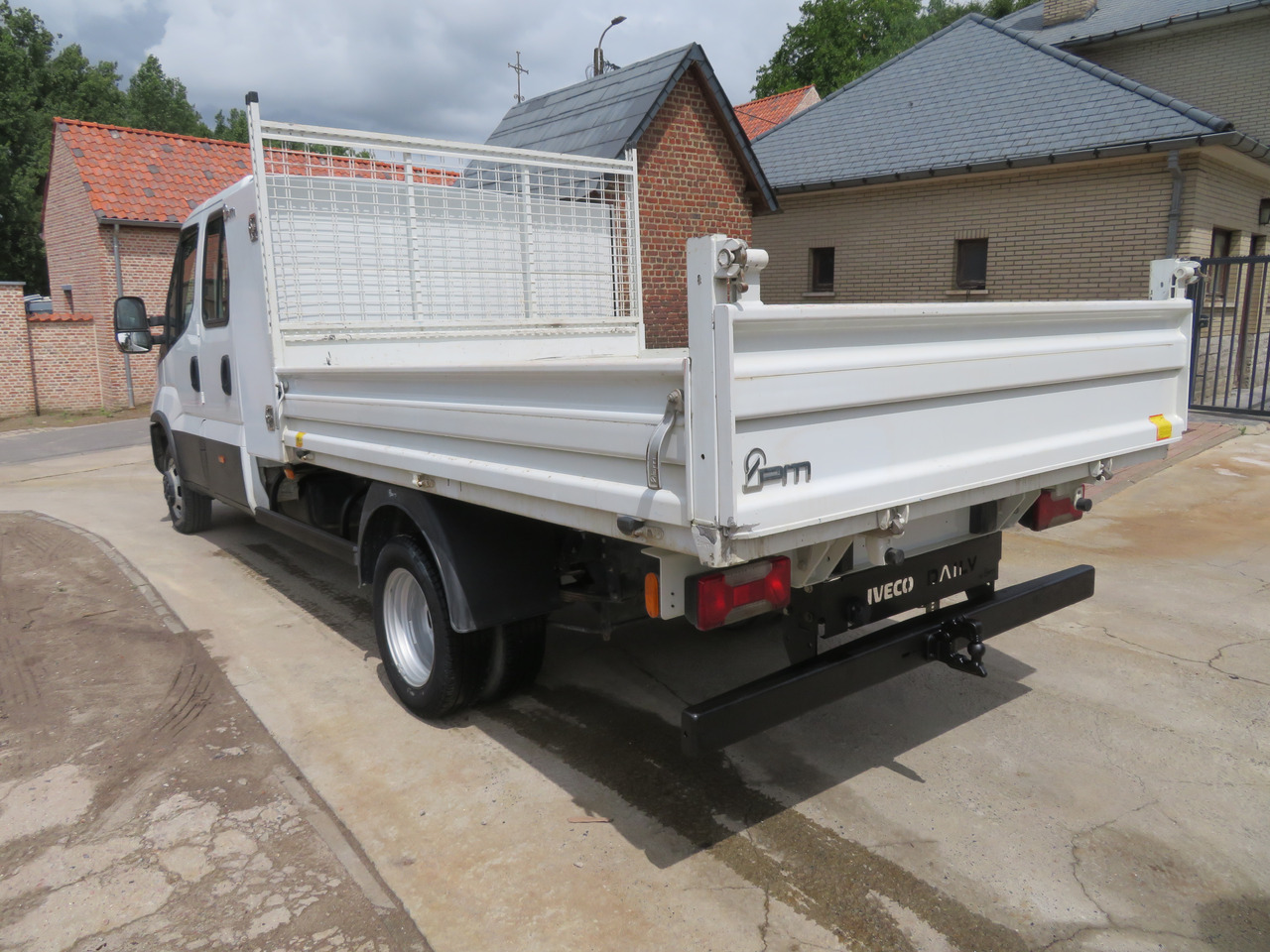 IVECO Daily 35C16 3.0 Dubbel cabine - Billenőplatós kisteherautó, Duplakabinos kisteherautó: 5 kép. IVECO Daily 35C16 3.0 Dubbel cabine - Billenőplatós kisteherautó, Duplakabinos kisteherautó: 5 kép.