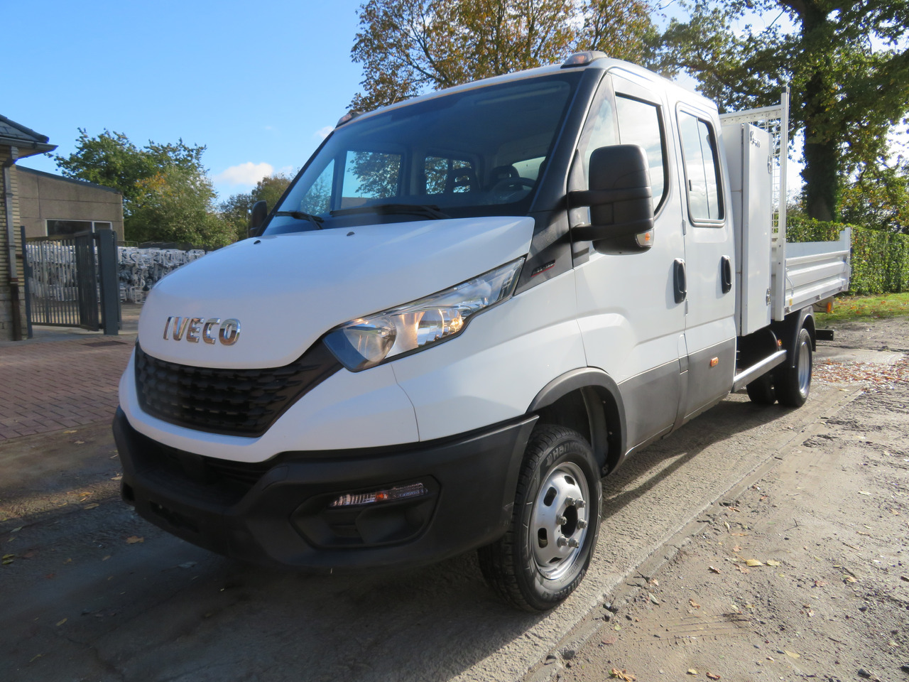 Iveco Daily 35C16 3.0 - Billenőplatós kisteherautó, Duplakabinos kisteherautó: 3 kép. Iveco Daily 35C16 3.0 - Billenőplatós kisteherautó, Duplakabinos kisteherautó: 3 kép.