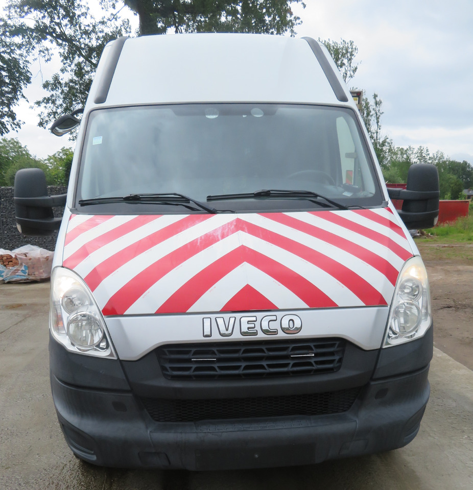 Iveco Daily 50C15 - 4X2 - Furgon: 2 kép. Iveco Daily 50C15 - 4X2 - Furgon: 2 kép.
