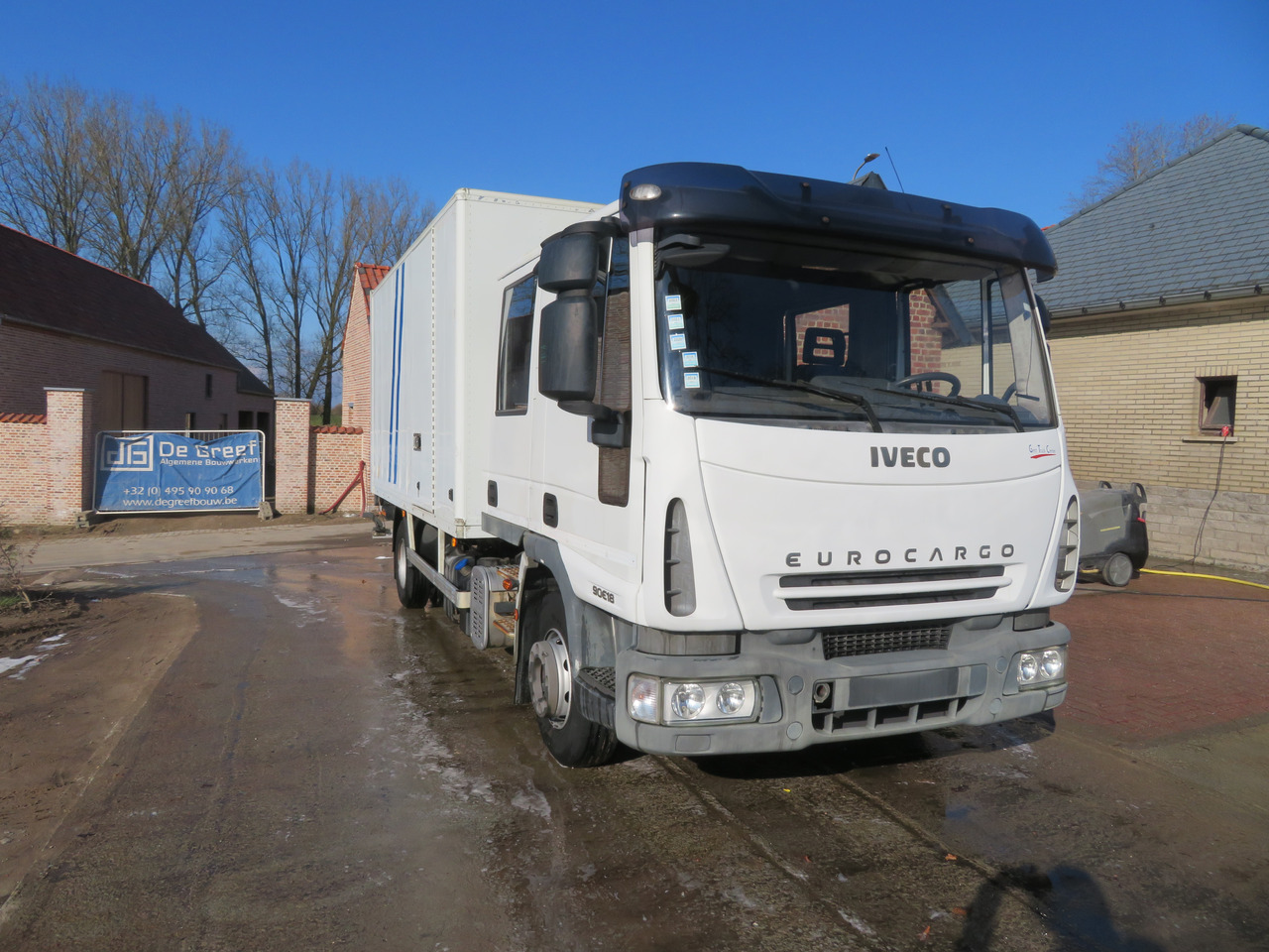 Iveco Eurocargo ML90E18 - Dobozos felépítményű teherautó: 1 kép. Iveco Eurocargo ML90E18 - Dobozos felépítményű teherautó: 1 kép.