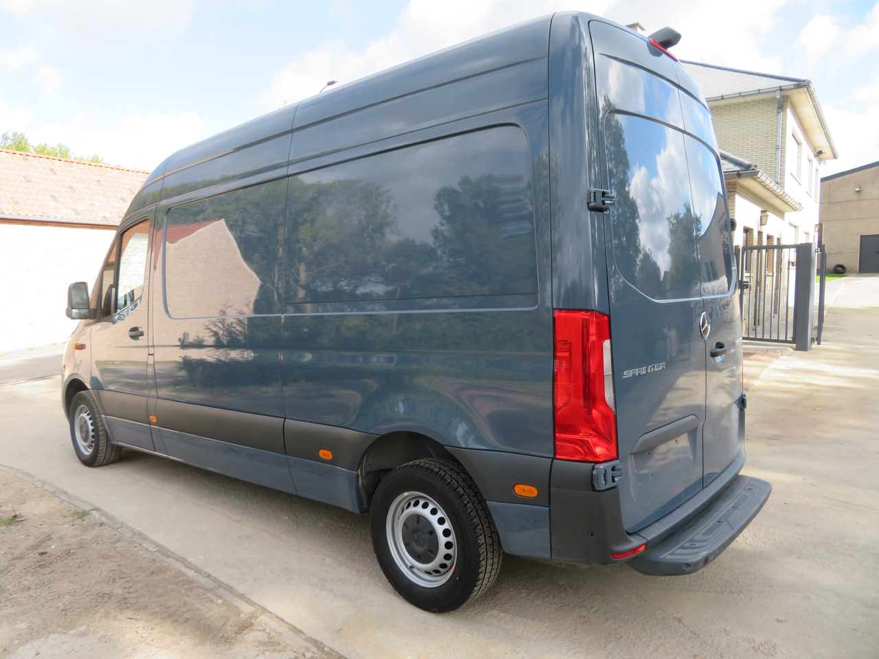 Mercedes-Benz Gesloten bestelwagen A2H2 - Furgon: 5 kép. Mercedes-Benz Gesloten bestelwagen A2H2 - Furgon: 5 kép.