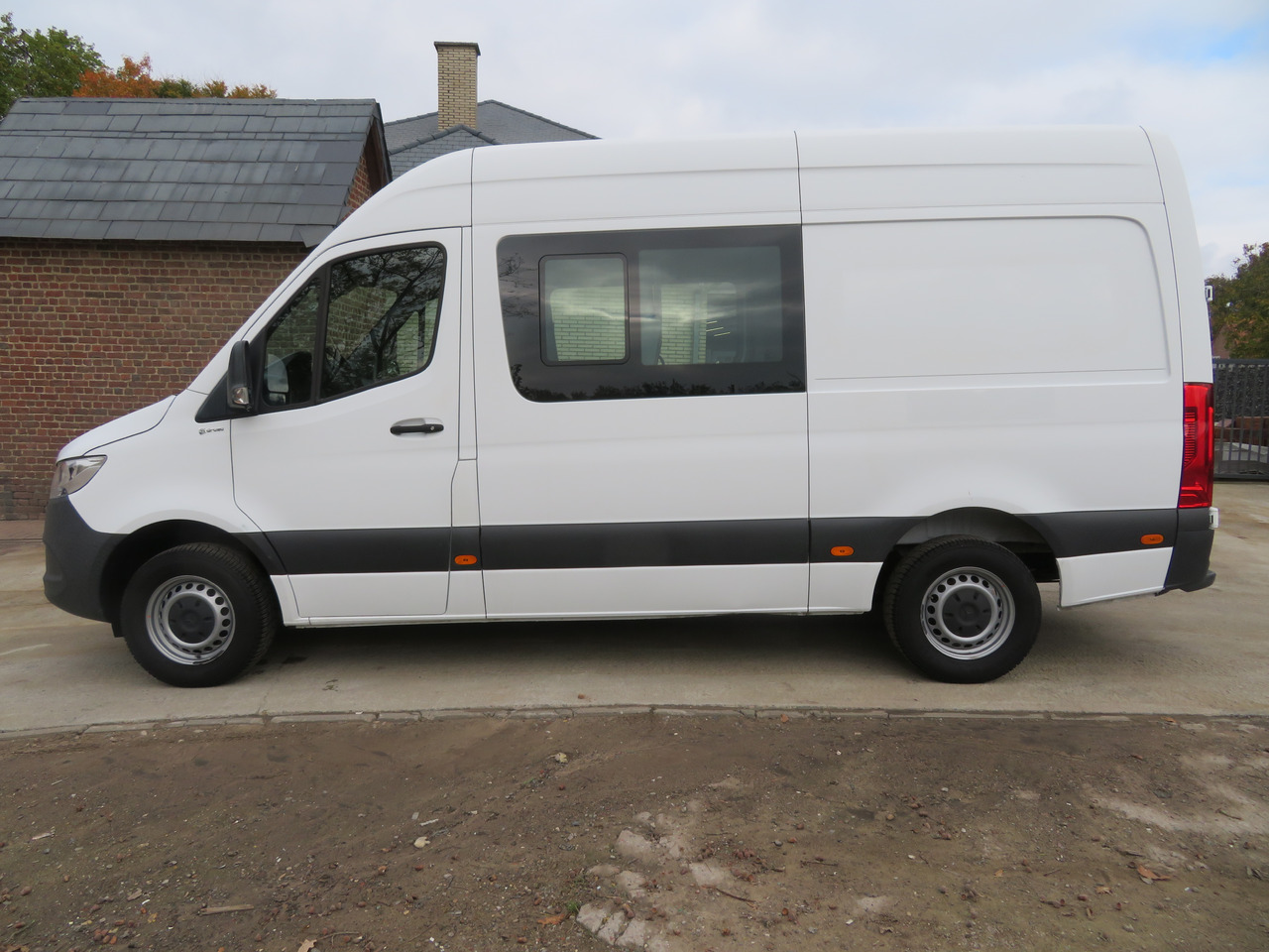 Mercedes-Benz Sprinter 314cdi - Furgon, Duplakabinos kisteherautó: 4 kép. Mercedes-Benz Sprinter 314cdi - Furgon, Duplakabinos kisteherautó: 4 kép.