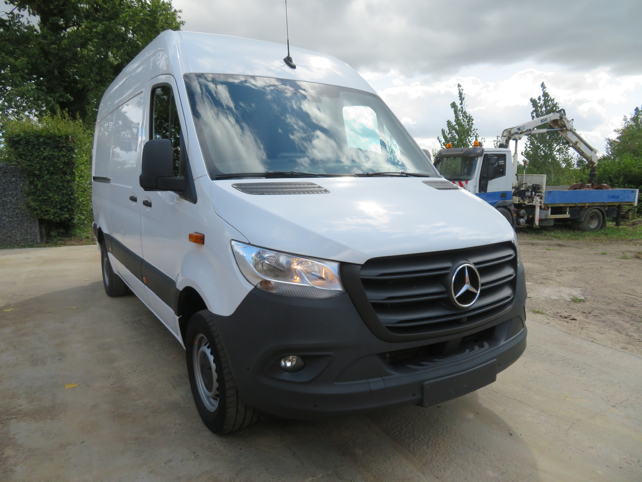 Mercedes-Benz Sprinter 317cdi - A2H2 - Furgon: 1 kép. Mercedes-Benz Sprinter 317cdi - A2H2 - Furgon: 1 kép.