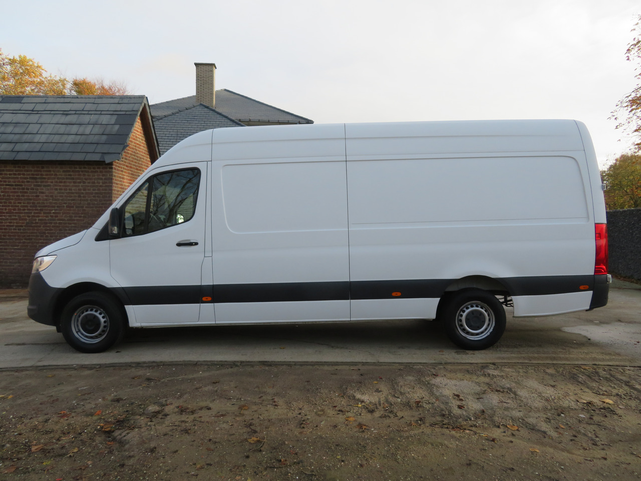 Mercedes-Benz Sprinter 317cdi - A3H2 - 3.5T trekvermogen - Furgon: 4 kép. Mercedes-Benz Sprinter 317cdi - A3H2 - 3.5T trekvermogen - Furgon: 4 kép.