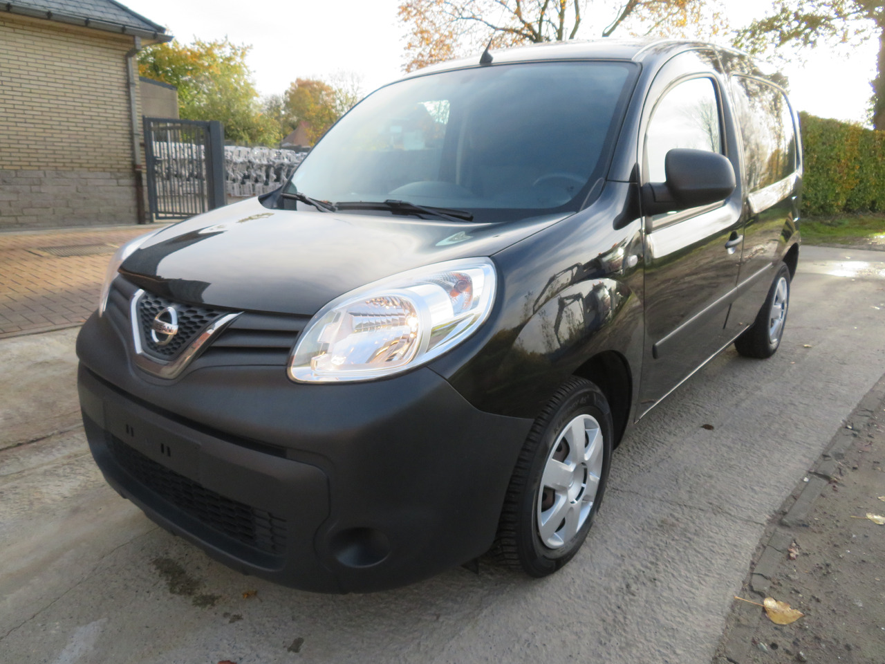 Nissan NV250 1.5dCi - Kis furgon: 3 kép. Nissan NV250 1.5dCi - Kis furgon: 3 kép.