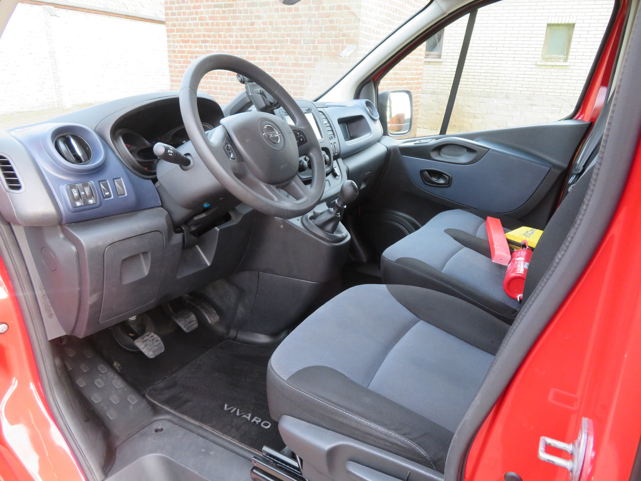 Kis furgon Opel Vivaro 1.6CDTI BI-Turbo - L1H1: 11 kép.