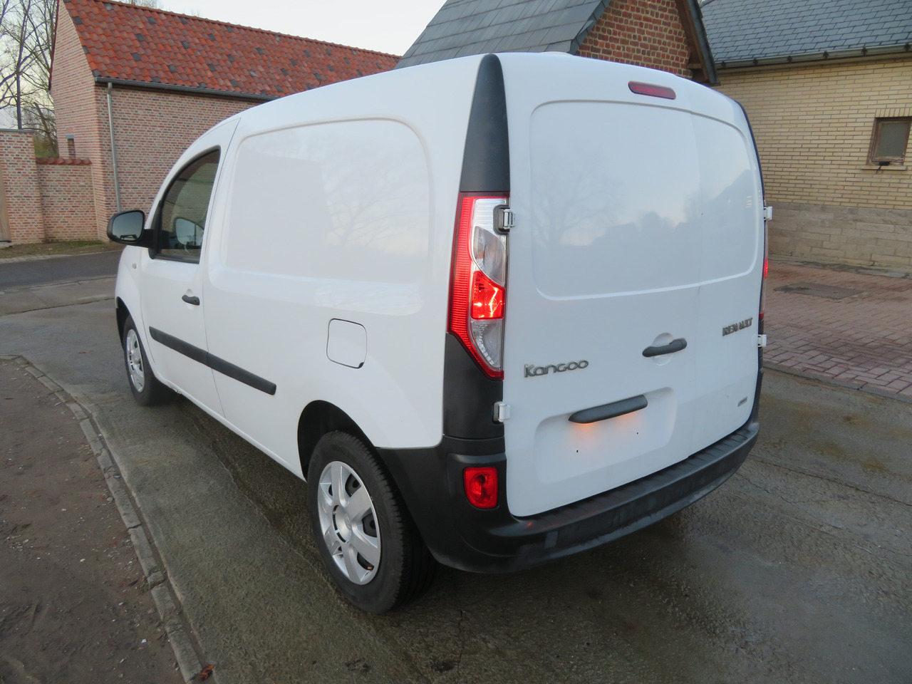 Renault Kangoo EXPRESS ENERGY 1.5dCi - Kis furgon: 5 kép. Renault Kangoo EXPRESS ENERGY 1.5dCi - Kis furgon: 5 kép.