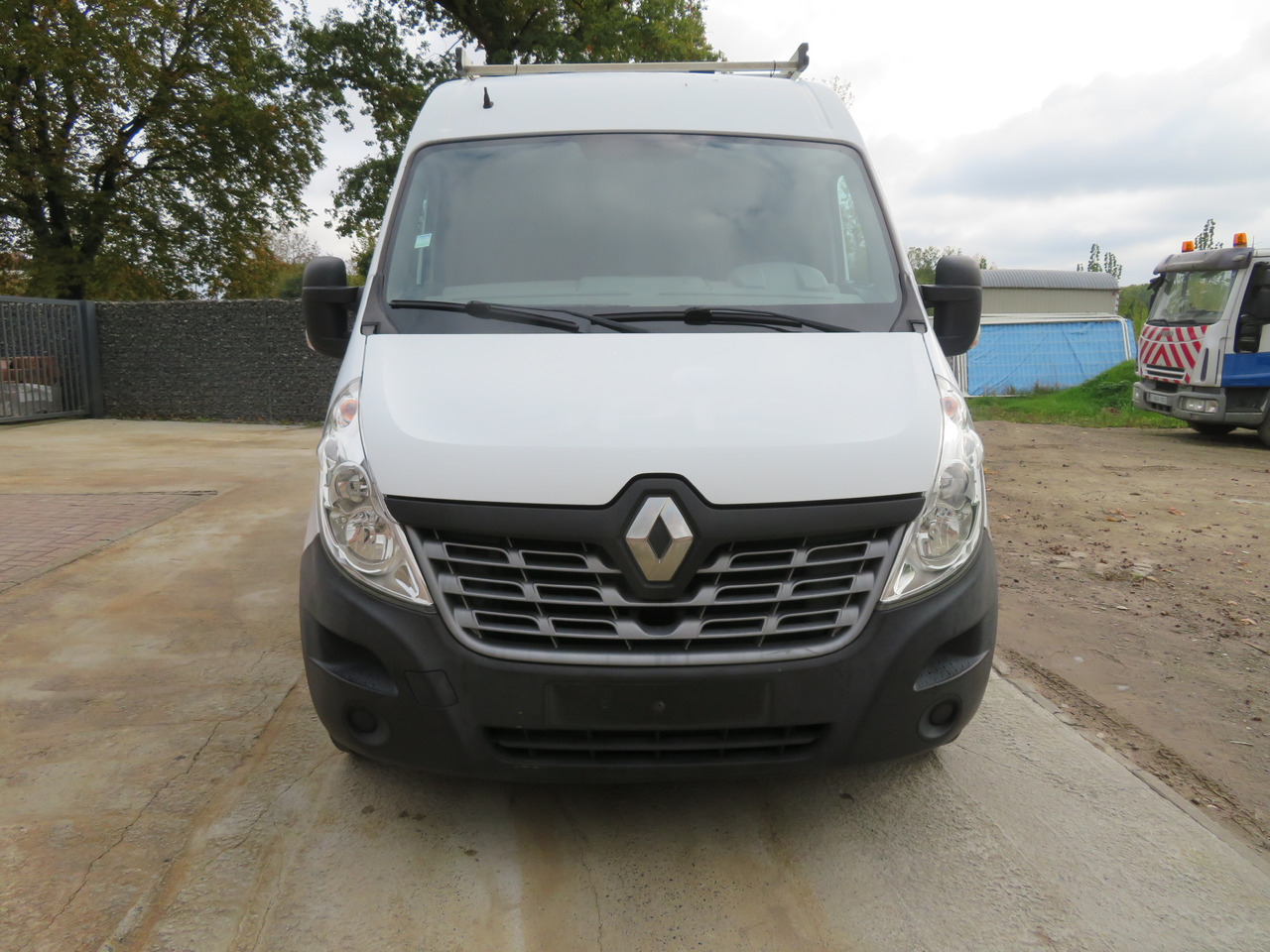 Renault Master 2.3dCi Grand Confort - L2H2 - Furgon: 2 kép. Renault Master 2.3dCi Grand Confort - L2H2 - Furgon: 2 kép.