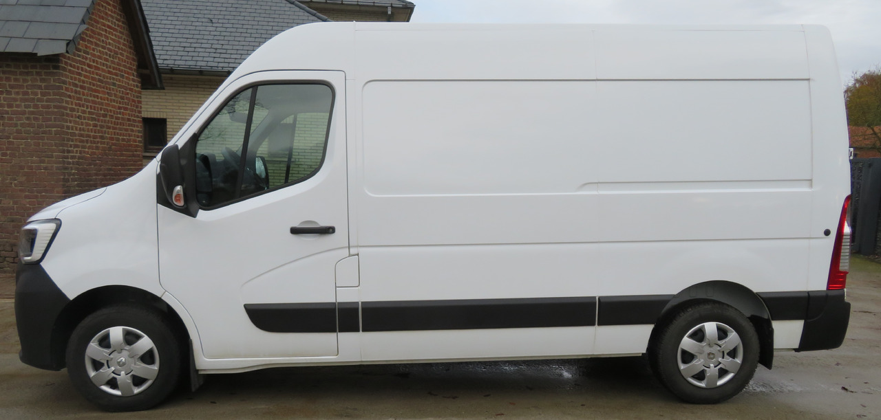 Renault Master 2.3dci - L2H2 - Furgon: 4 kép. Renault Master 2.3dci - L2H2 - Furgon: 4 kép.