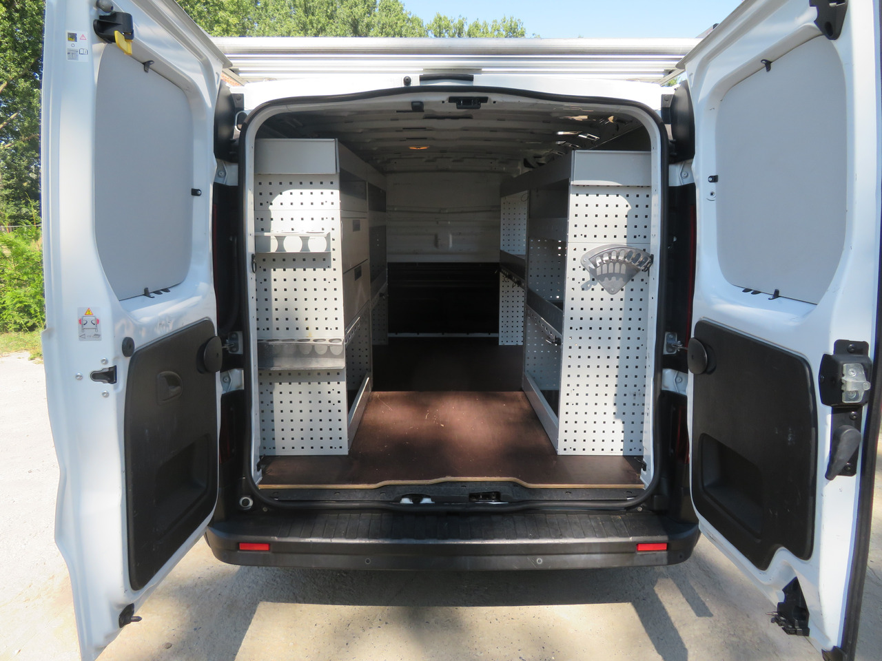Kis furgon Renault Trafic 1.6dCi Grand Confort - L2H1: 10 kép.