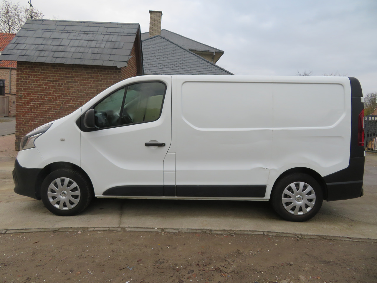 Renault Trafic 1.6dCi L1H1 - Kis furgon: 4 kép. Renault Trafic 1.6dCi L1H1 - Kis furgon: 4 kép.