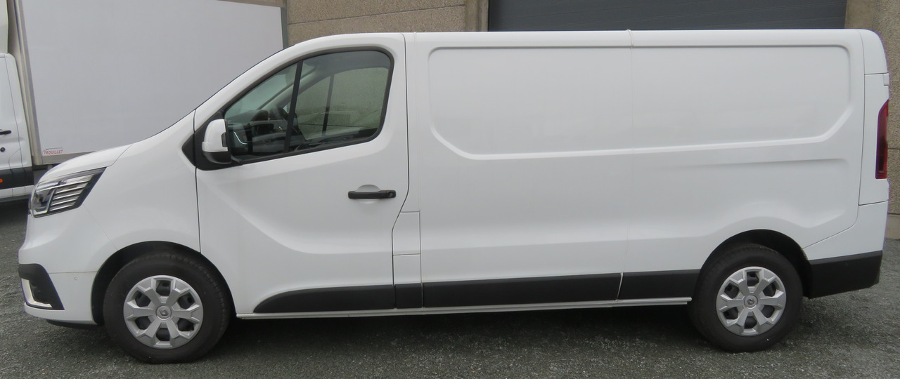 Renault Trafic - L2 - 2.0dCi - Kis furgon: 4 kép. Renault Trafic - L2 - 2.0dCi - Kis furgon: 4 kép.