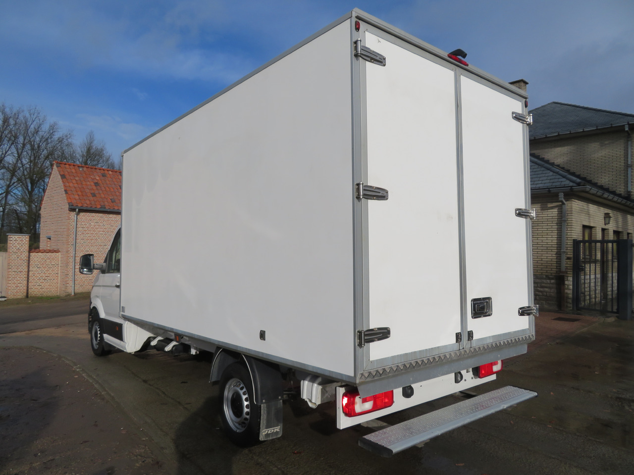 Volkswagen Crafter 2.0 CR TDi Bakwagen L4 - Dobozos kisteherautó: 5 kép. Volkswagen Crafter 2.0 CR TDi Bakwagen L4 - Dobozos kisteherautó: 5 kép.