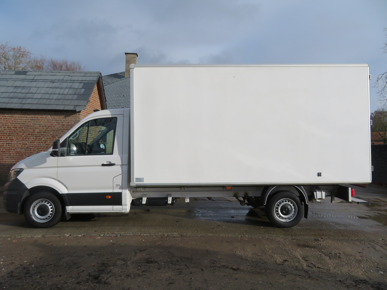 Volkswagen Crafter 2.0 CR TDi Bakwagen L4 - Dobozos kisteherautó: 4 kép. Volkswagen Crafter 2.0 CR TDi Bakwagen L4 - Dobozos kisteherautó: 4 kép.