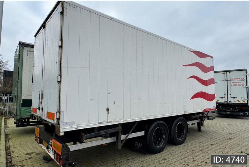 Jumbo TM 200 CE - Félpótkocsi dobozos: 4 kép. Jumbo TM 200 CE - Félpótkocsi dobozos: 4 kép.