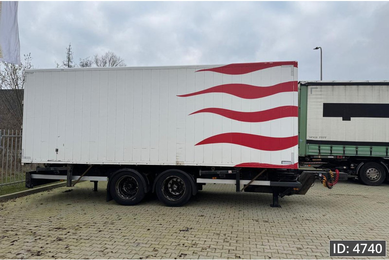 Jumbo TM 200 CE - Félpótkocsi dobozos: 2 kép. Jumbo TM 200 CE - Félpótkocsi dobozos: 2 kép.