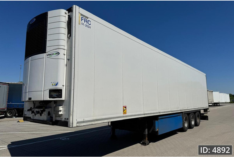 Krone SD / Carrier Vector 1550 / Palletbox / BPW Drum - Félpótkocsi hűtős: 1 kép. Krone SD / Carrier Vector 1550 / Palletbox / BPW Drum - Félpótkocsi hűtős: 1 kép.