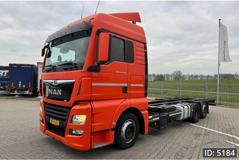 MAN TGX 24.420 XLX, Euro 6, BDF / 6x2 / Retarder / Low KM, Intarder - Cserefelépítményes teherautó: 1 kép. MAN TGX 24.420 XLX, Euro 6, BDF / 6x2 / Retarder / Low KM, Intarder - Cserefelépítményes teherautó: 1 kép.