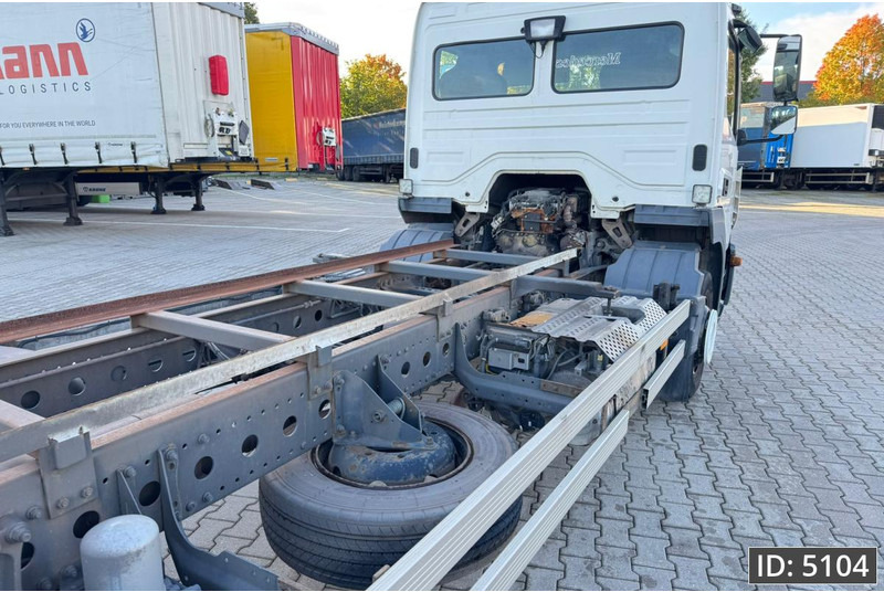 Mercedes-Benz Atego 1318 Day Cab, Euro 6, / BDF / DHOLLANDIA 2000KG - Cserefelépítményes teherautó: 4 kép. Mercedes-Benz Atego 1318 Day Cab, Euro 6, / BDF / DHOLLANDIA 2000KG - Cserefelépítményes teherautó: 4 kép.