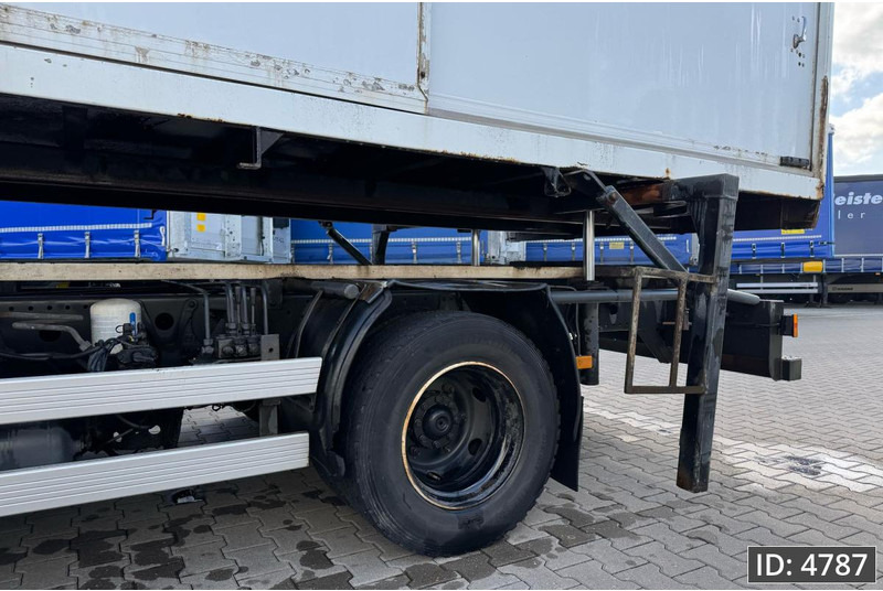 Mercedes-Benz Atego 816 Day Cab, Euro 5, BDF / EPS automatic / standklima / Hydraulic system - Cserefelépítményes teherautó: 3 kép. Mercedes-Benz Atego 816 Day Cab, Euro 5, BDF / EPS automatic / standklima / Hydraulic system - Cserefelépítményes teherautó: 3 kép.