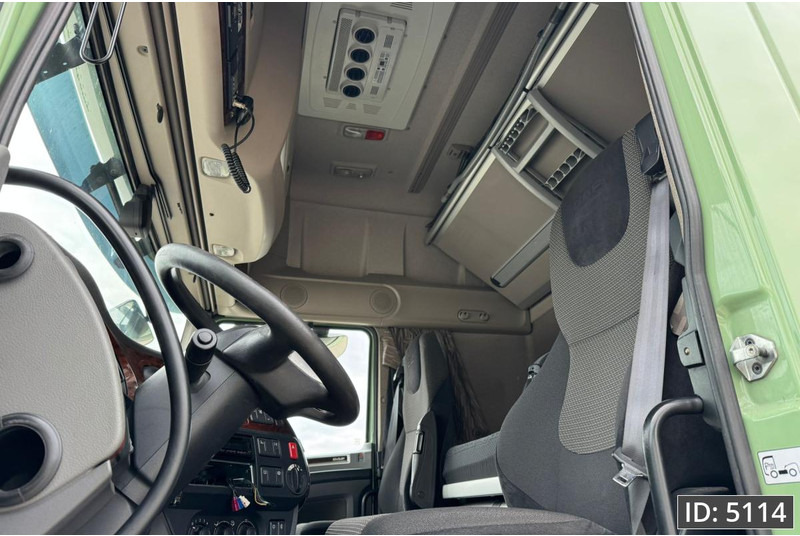 DAF XF 440 SSC, Euro 6, Mega / Standklima / Fridge / 2 Tanks - Nyergesvontató: 5 kép. DAF XF 440 SSC, Euro 6, Mega / Standklima / Fridge / 2 Tanks - Nyergesvontató: 5 kép.