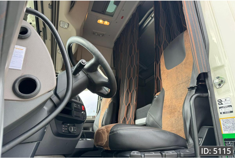 DAF XF 450 SSC, Euro 6, / Fridge / 2 Tanks - Nyergesvontató: 5 kép. DAF XF 450 SSC, Euro 6, / Fridge / 2 Tanks - Nyergesvontató: 5 kép.