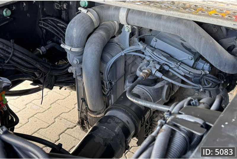 MAN TGX 18.500 XLX, Euro 6, / Retarder / 2 Tanks, Intarder - Nyergesvontató: 5 kép. MAN TGX 18.500 XLX, Euro 6, / Retarder / 2 Tanks, Intarder - Nyergesvontató: 5 kép.