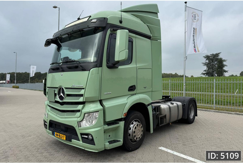 Mercedes-Benz Actros 1836 StreamSpace, Euro 6 - Nyergesvontató: 1 kép. Mercedes-Benz Actros 1836 StreamSpace, Euro 6 - Nyergesvontató: 1 kép.