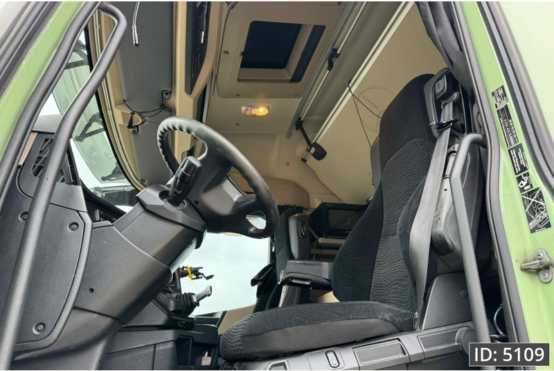 Mercedes-Benz Actros 1836 StreamSpace, Euro 6 - Nyergesvontató: 5 kép. Mercedes-Benz Actros 1836 StreamSpace, Euro 6 - Nyergesvontató: 5 kép.