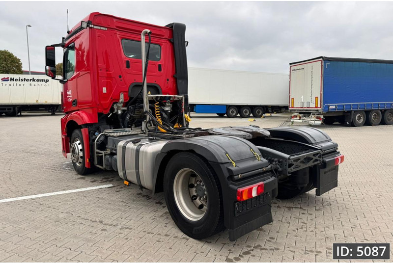 Mercedes-Benz Actros 1840 StreamSpace, Euro 6, / Retarder / Hydraulics / Flat roof, Intarder - Nyergesvontató: 2 kép. Mercedes-Benz Actros 1840 StreamSpace, Euro 6, / Retarder / Hydraulics / Flat roof, Intarder - Nyergesvontató: 2 kép.