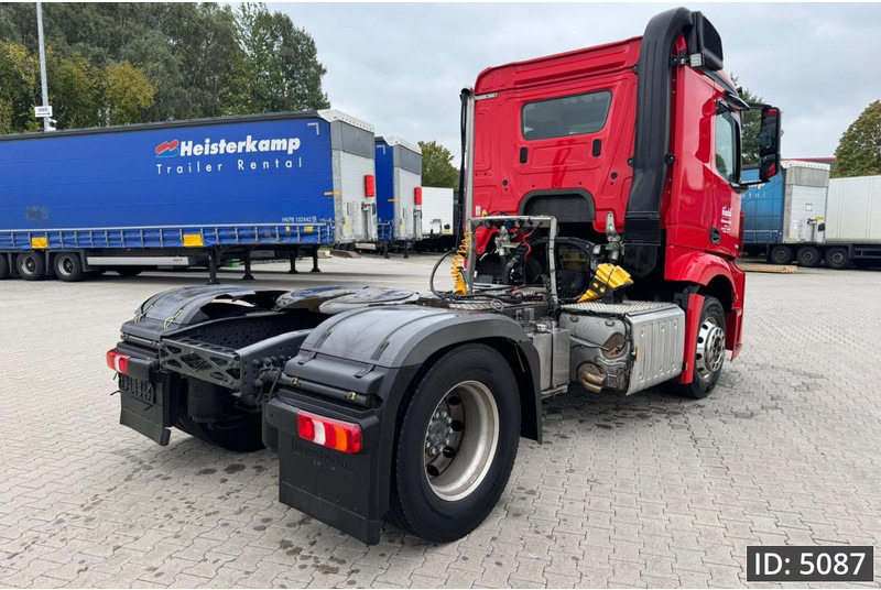 Mercedes-Benz Actros 1840 StreamSpace, Euro 6, / Retarder / Hydraulics / Flat roof, Intarder - Nyergesvontató: 3 kép. Mercedes-Benz Actros 1840 StreamSpace, Euro 6, / Retarder / Hydraulics / Flat roof, Intarder - Nyergesvontató: 3 kép.