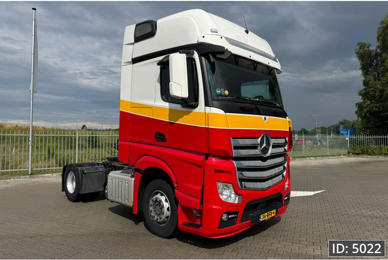 Mercedes-Benz Actros 1845 GigaSpace, Euro 6, / Gigaspace - Nyergesvontató: 4 kép. Mercedes-Benz Actros 1845 GigaSpace, Euro 6, / Gigaspace - Nyergesvontató: 4 kép.