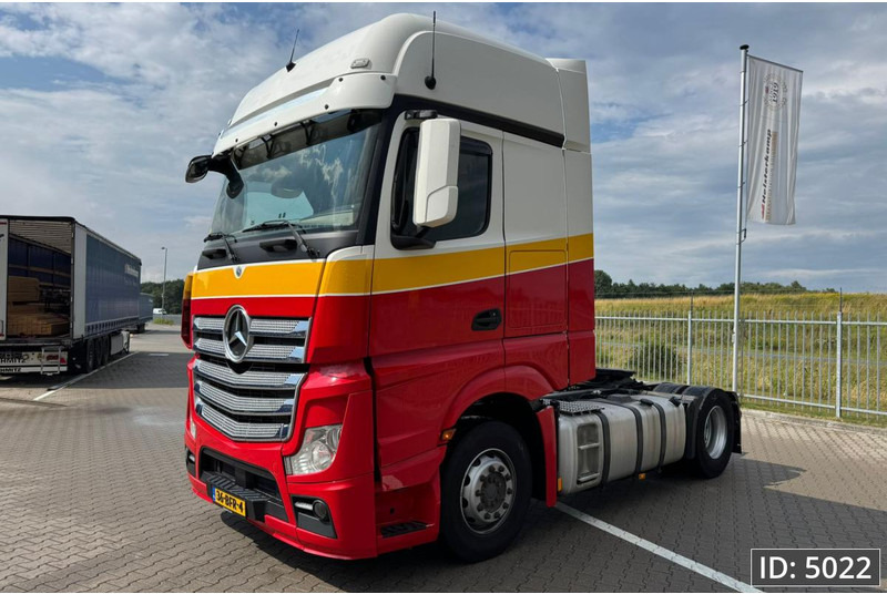 Mercedes-Benz Actros 1845 GigaSpace, Euro 6, / Gigaspace - Nyergesvontató: 1 kép. Mercedes-Benz Actros 1845 GigaSpace, Euro 6, / Gigaspace - Nyergesvontató: 1 kép.