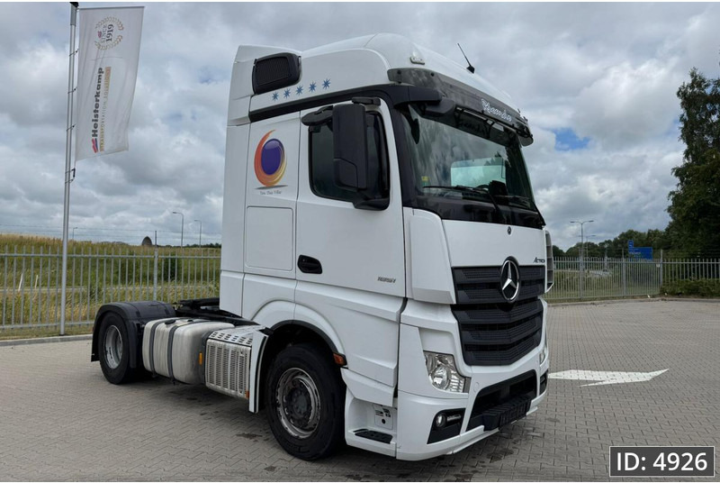 Mercedes-Benz Actros 1851 BigSpace, Euro 6, / Retarder / Standklima / 2 Tanks / BigSpace, Intarder - Nyergesvontató: 4 kép. Mercedes-Benz Actros 1851 BigSpace, Euro 6, / Retarder / Standklima / 2 Tanks / BigSpace, Intarder - Nyergesvontató: 4 kép.
