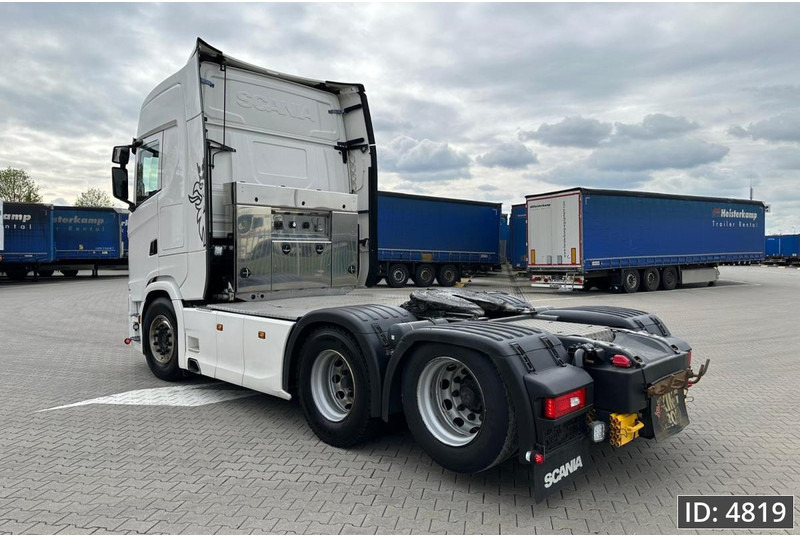 Scania S650 Topline, Euro 6, 6x2 / Retarder / Standklima / PTO / Leather / Sliding 5th wheel, Intarder - Nyergesvontató: 4 kép. Scania S650 Topline, Euro 6, 6x2 / Retarder / Standklima / PTO / Leather / Sliding 5th wheel, Intarder - Nyergesvontató: 4 kép.
