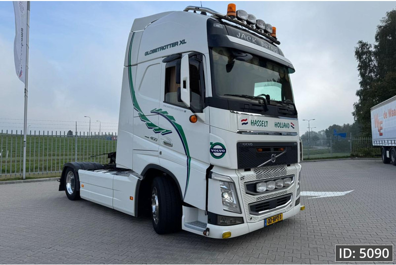 Volvo FH 460 Globetrotter XL, Euro 6, / Like new! / Special interior / Standklima / 2 Tanks - Nyergesvontató: 4 kép. Volvo FH 460 Globetrotter XL, Euro 6, / Like new! / Special interior / Standklima / 2 Tanks - Nyergesvontató: 4 kép.