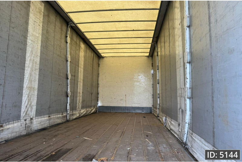 Scania P230 Day Cab, Euro 5, / Manual / 750x248x260 / DHOLLANDIA - Ponyvás teherautó: 5 kép. Scania P230 Day Cab, Euro 5, / Manual / 750x248x260 / DHOLLANDIA - Ponyvás teherautó: 5 kép.