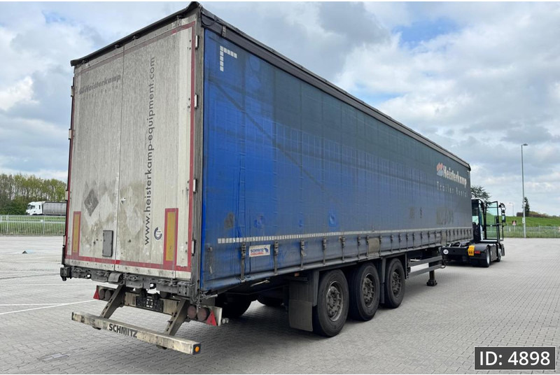 Schmitz Cargobull SCB*S3T / Disk brakes / Huckepack - Ponyvás félpótkocsi: 3 kép. Schmitz Cargobull SCB*S3T / Disk brakes / Huckepack - Ponyvás félpótkocsi: 3 kép.