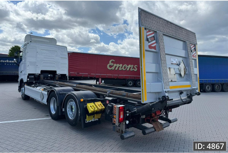 Volvo FH 500 Globetrotter, Euro 6, / 6x2 / Hydraulic body / frame 7.4 m / Tail lift - Cserefelépítményes teherautó: 2 kép. Volvo FH 500 Globetrotter, Euro 6, / 6x2 / Hydraulic body / frame 7.4 m / Tail lift - Cserefelépítményes teherautó: 2 kép.