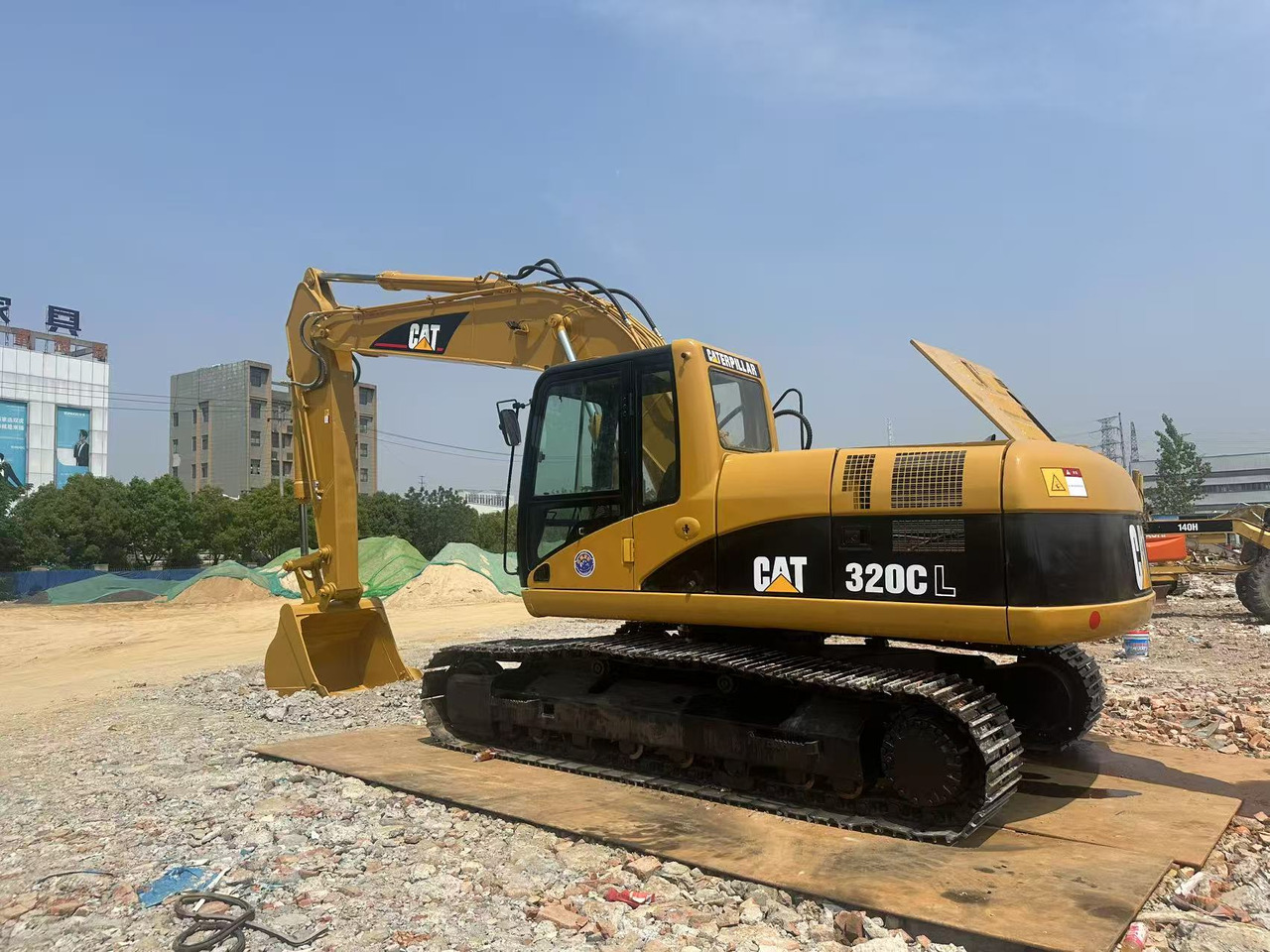 CAT 320CL - Lánctalpas kotró: 1 kép. CAT 320CL - Lánctalpas kotró: 1 kép.
