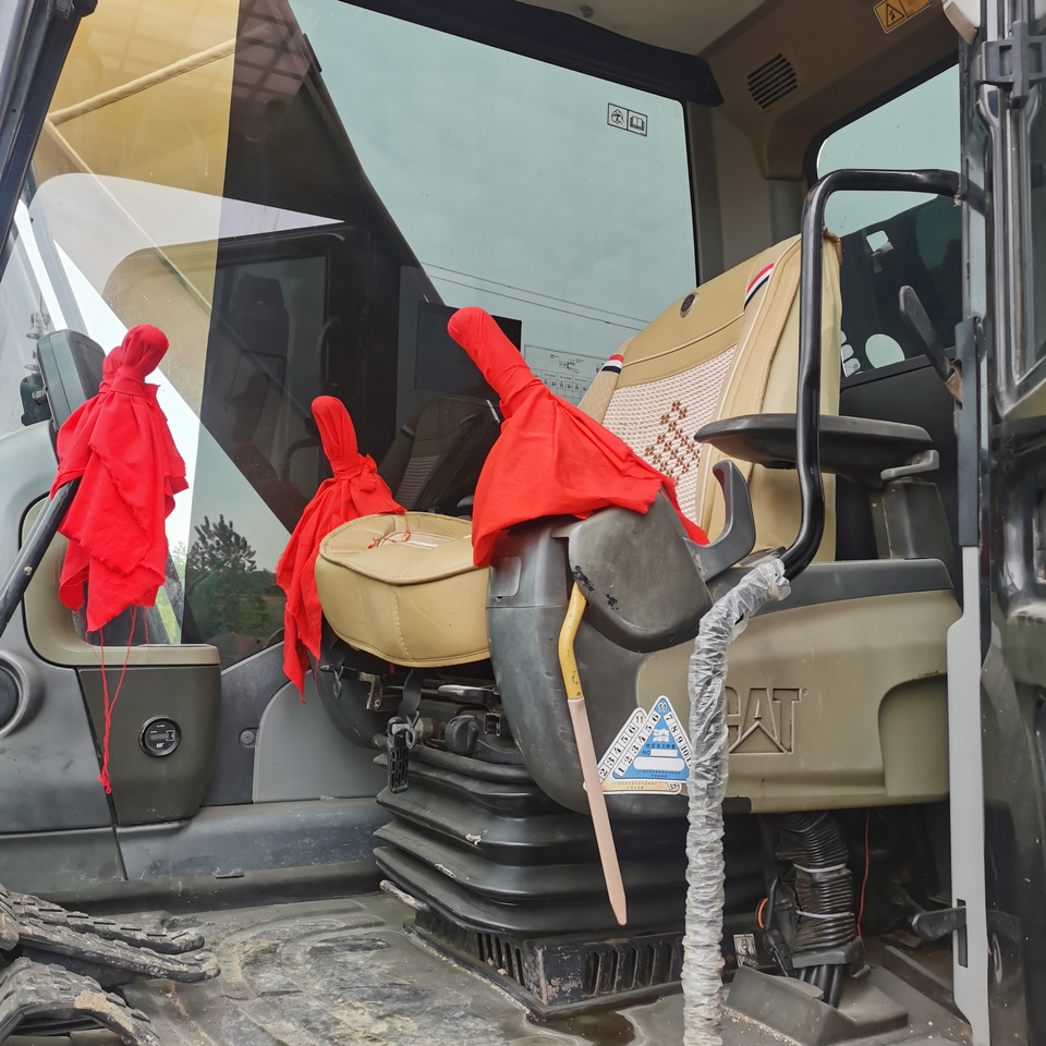 CAT 323DL Excavator Click for Discount - Kotrógép: 3 kép. CAT 323DL Excavator Click for Discount - Kotrógép: 3 kép.